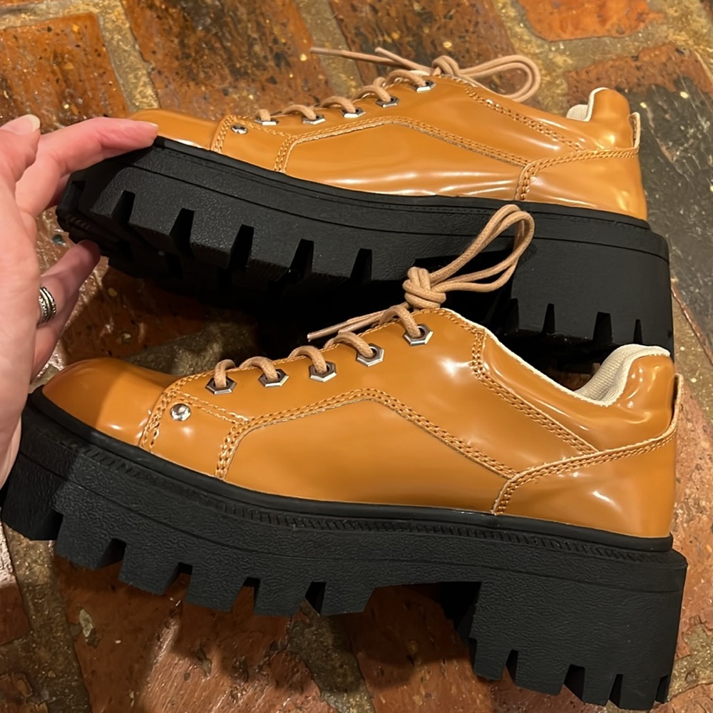 Urban Outfitters chunky Oxford shoes - Picture 6 of 12